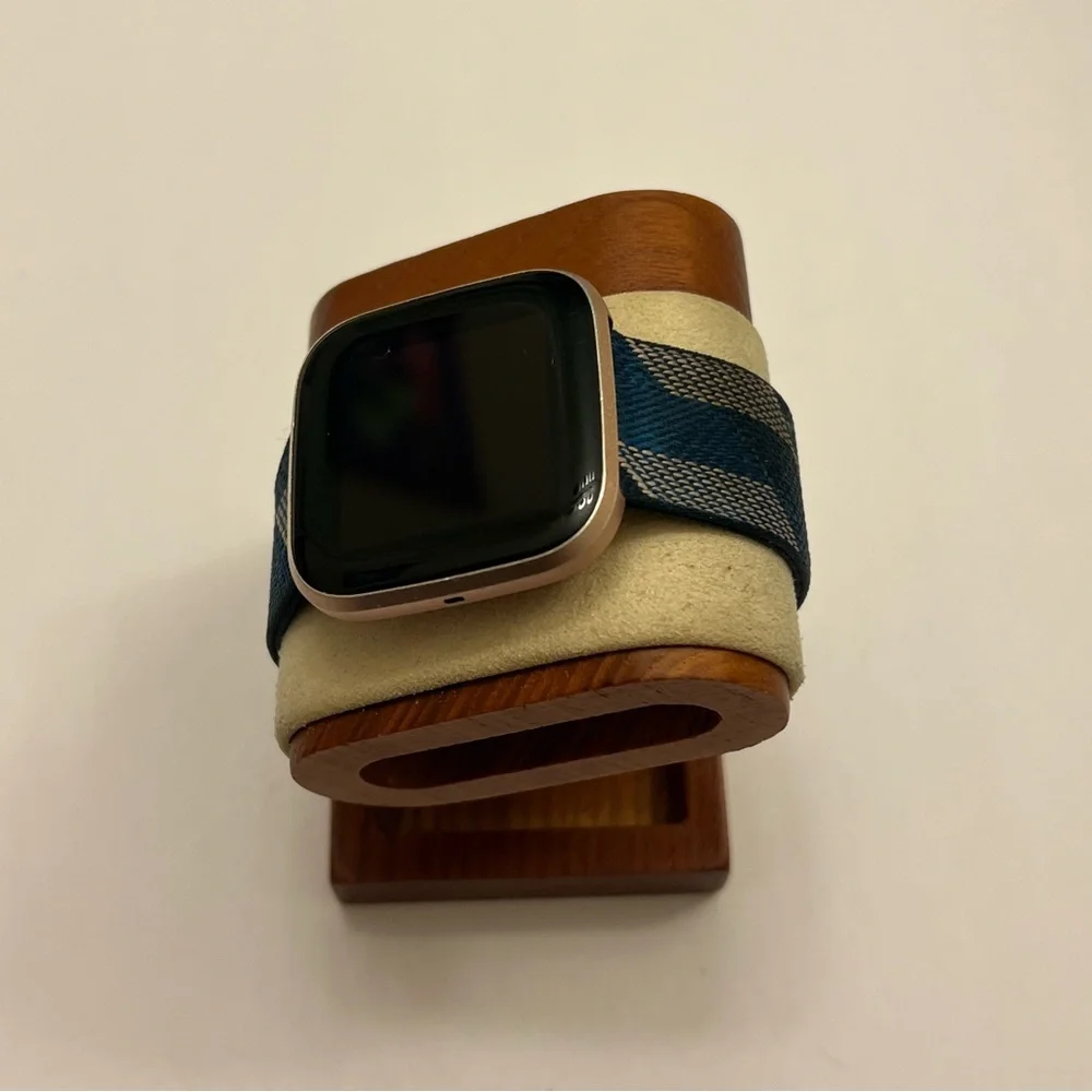 FITBIT Versa 2 (Special edition, tested, Charger included)‎
